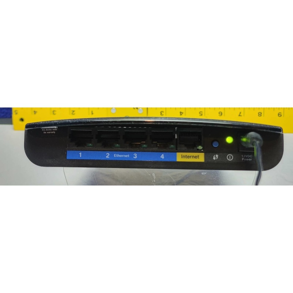 Cisco Linksys E1200 300 Mbps 4-Port 10/100 Wireless N Router